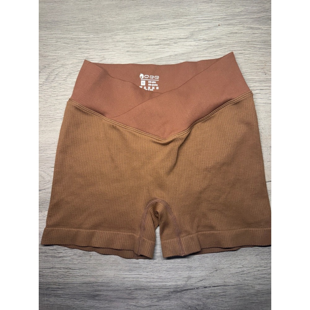 OQQ Women Ribbed Seamless Workout Shorts Crossover V Waist Brown Size Medium